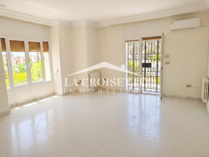 Villa S+5 avec piscine à Gammarth